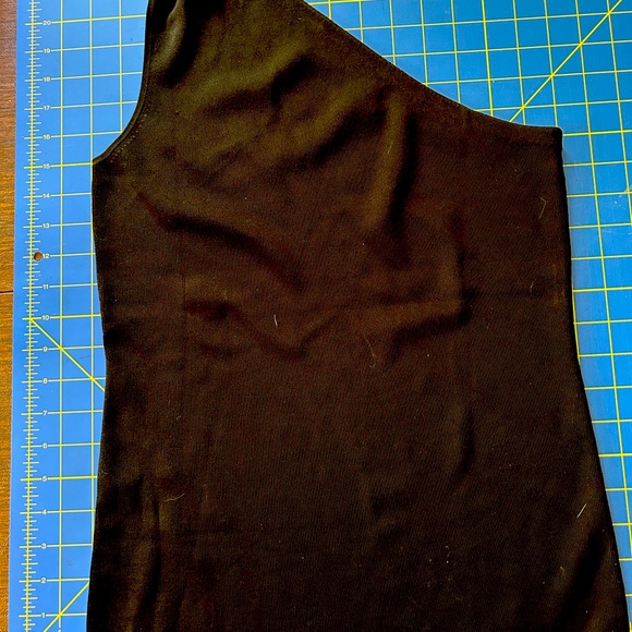 woman’s top - Picture 1 of 3